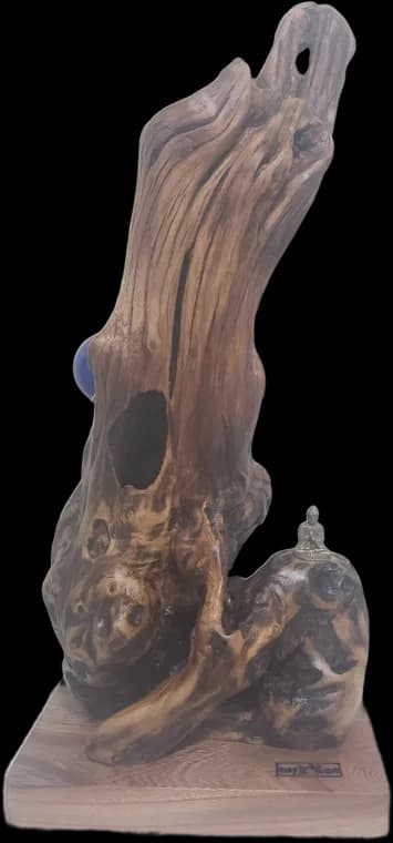 The Listener — root-wood sculpture by Teho Halbae